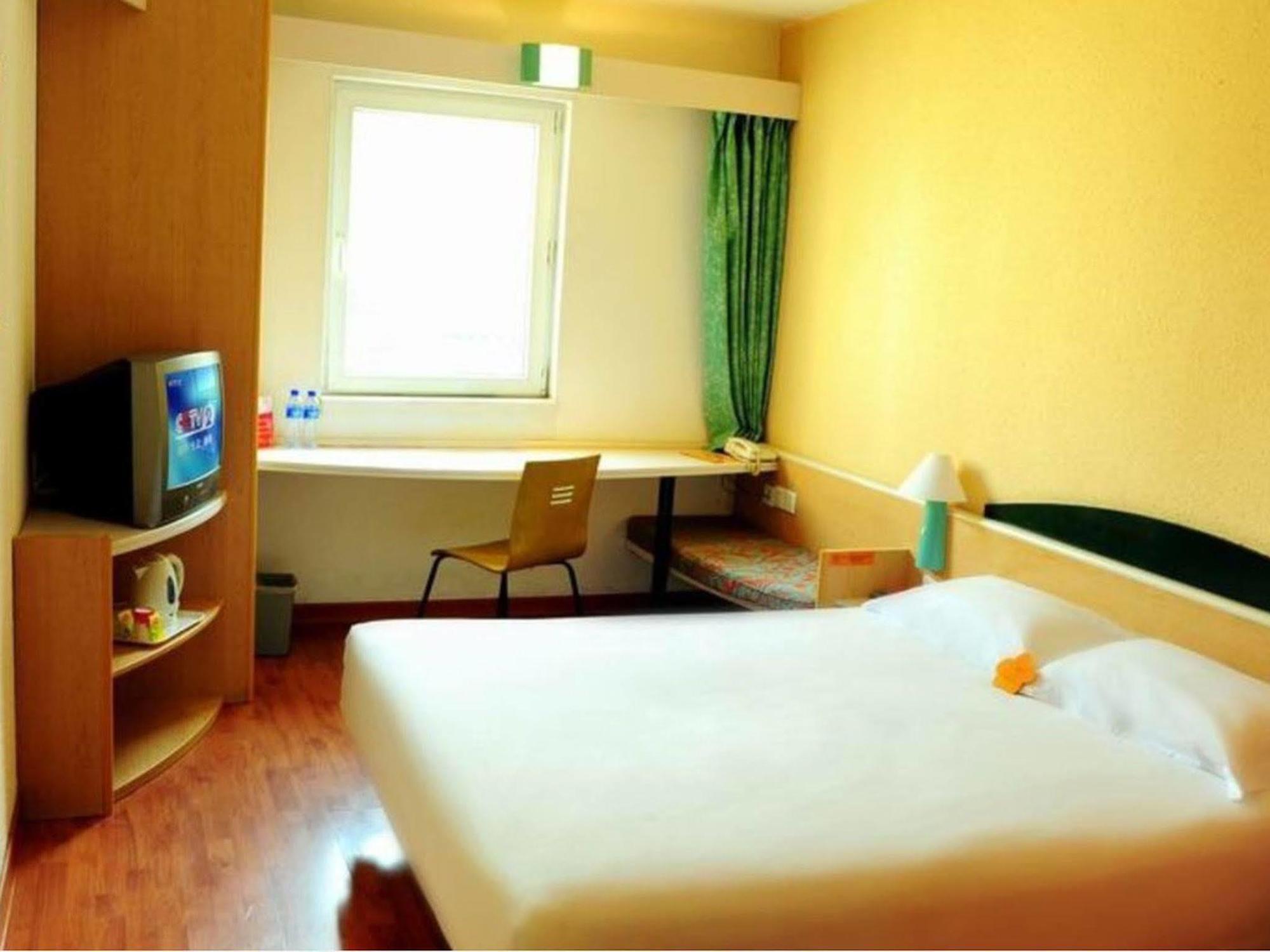 Ibis Tianjin Teda Hotel Exterior photo