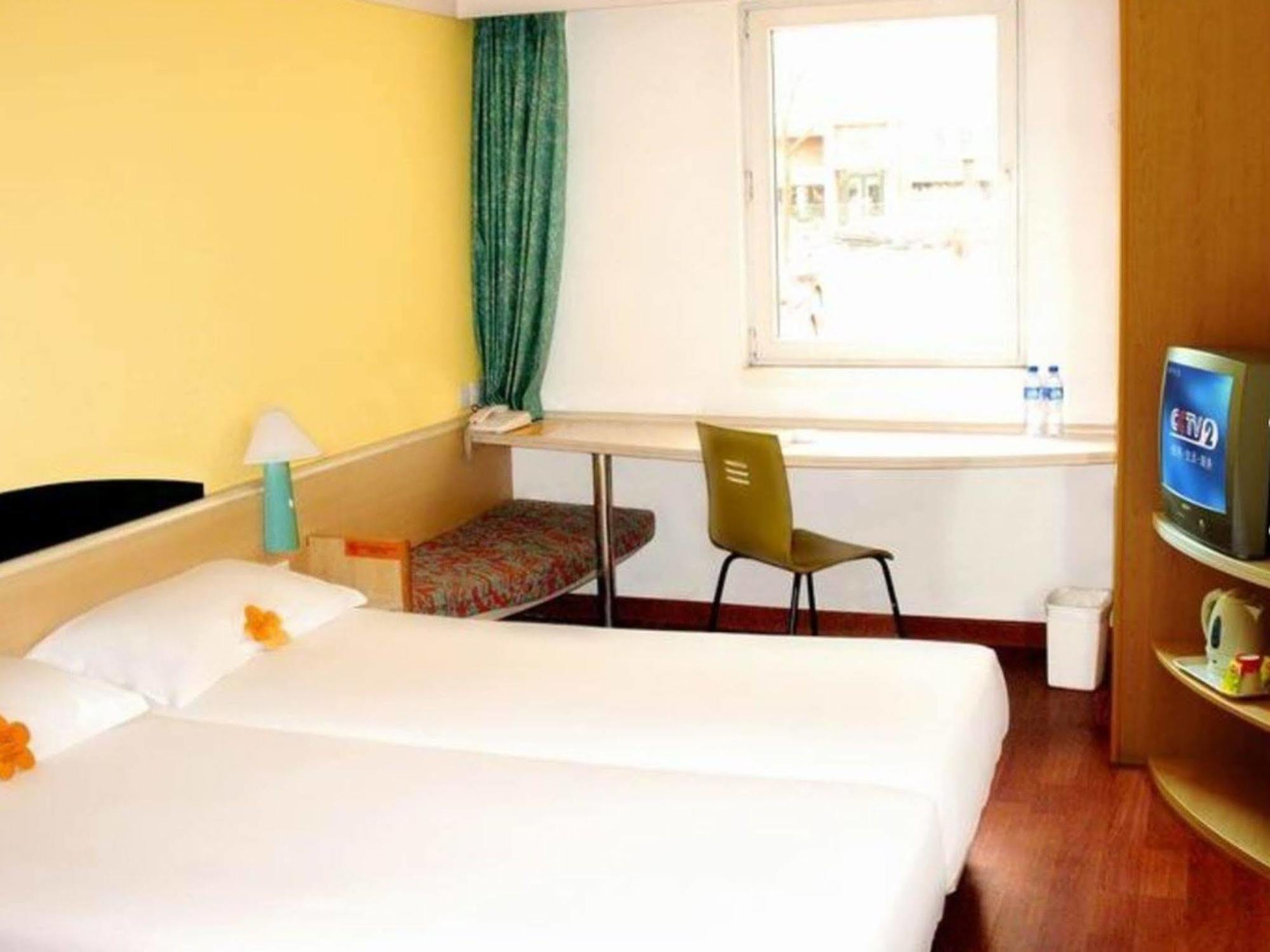 Ibis Tianjin Teda Hotel Exterior photo